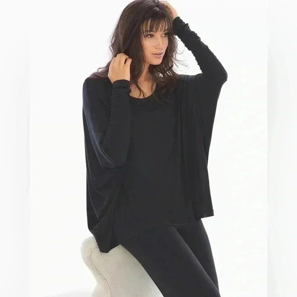 Samantha Chang Tops - SAMANTHA CHANG Home Long Sleeve Crew Top Navy OS